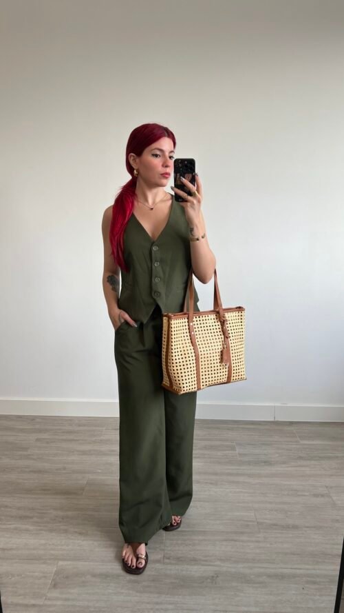 Conjunto de Chaleco y Pantalón