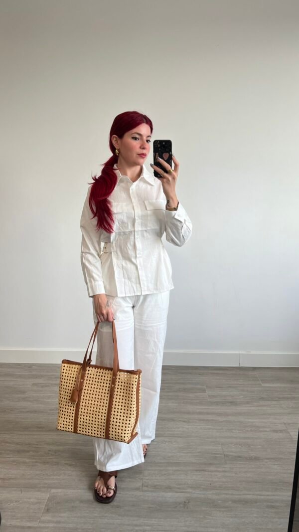 Conjunto de Blusa con Cinto Lateral y Pantalón