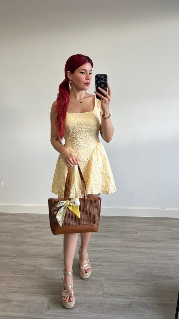 Vestido Corto Corte Princesa