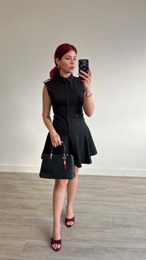Vestido Corto Negro Botones Laterales