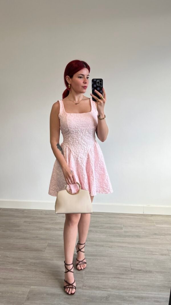 Vestido Corto Corte Princesa