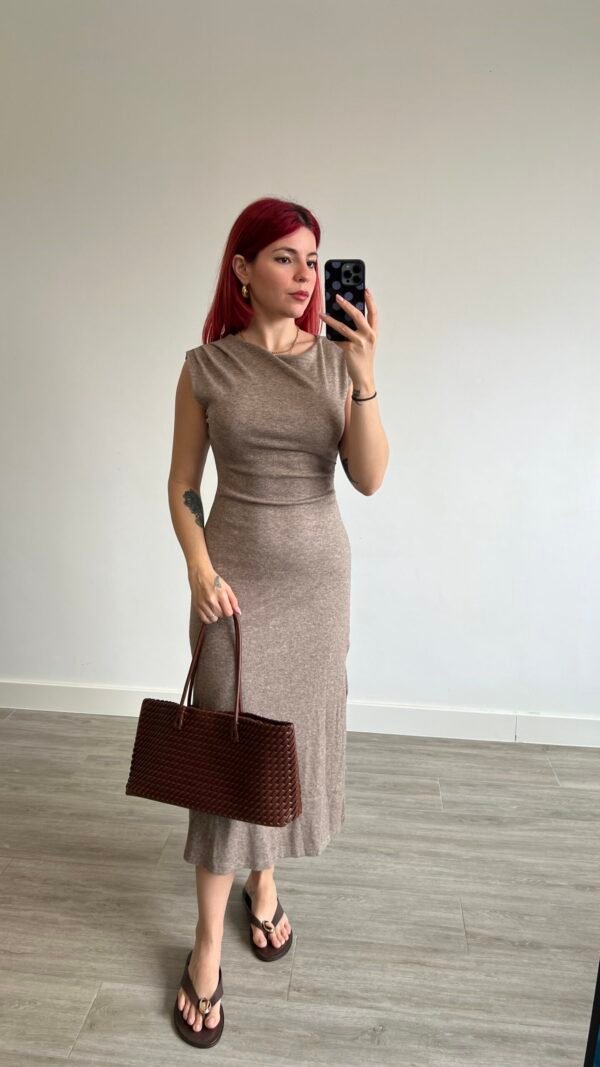 Vestido Largo de Punto con Hombreras