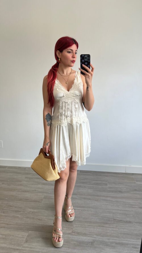 Vestido Corto Lencero de Encaje Blanco