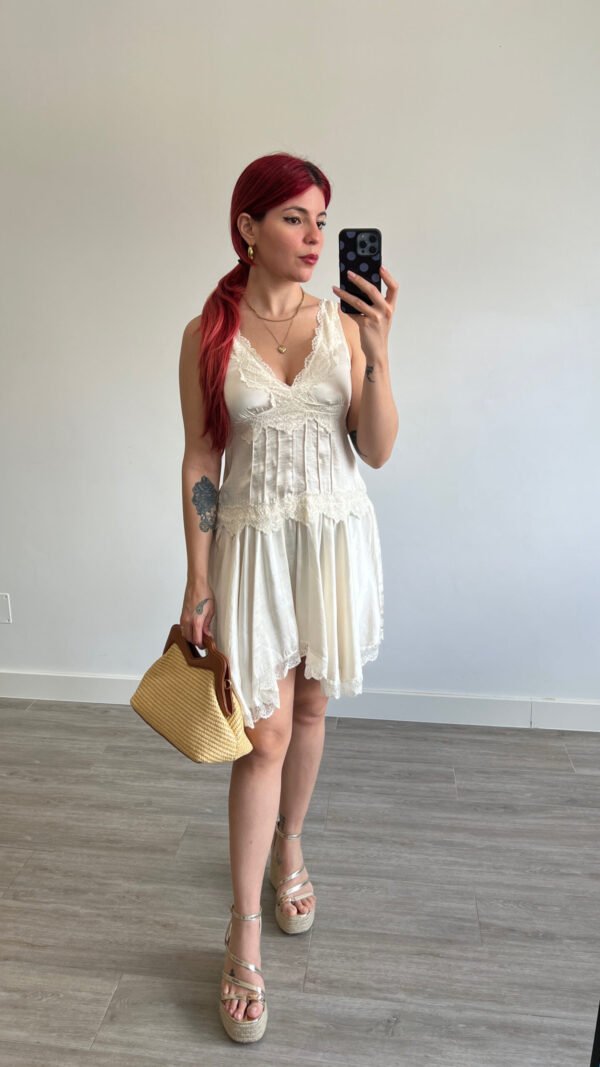 Vestido Corto Lencero de Encaje Blanco