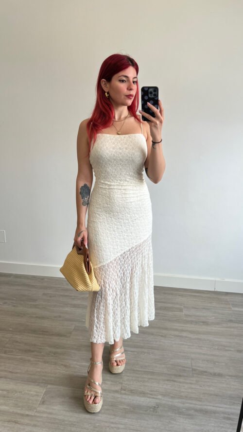 Vestido de Encaje Bajo Asimétrico