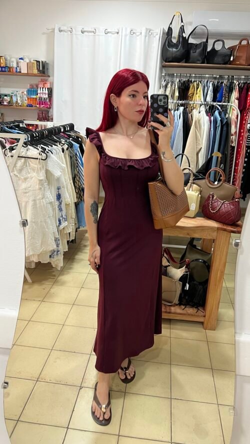 Vestido Largo con Vuelo en el Escote