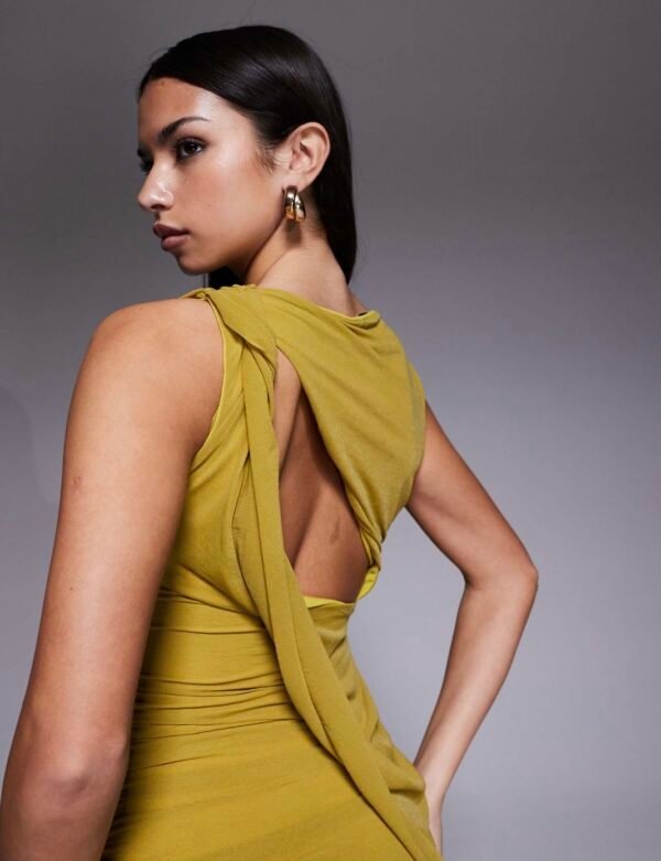 Vestido Largo Asimétrico Mostaza