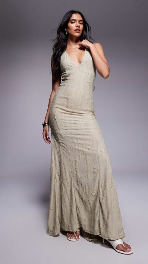 Vestido Largo Detalle de Hilos