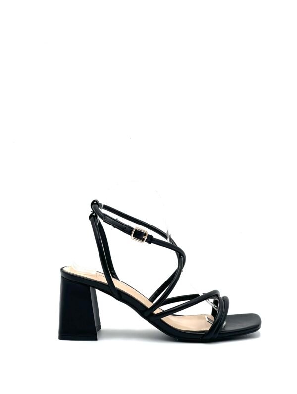 Tacón de Tiras Negras