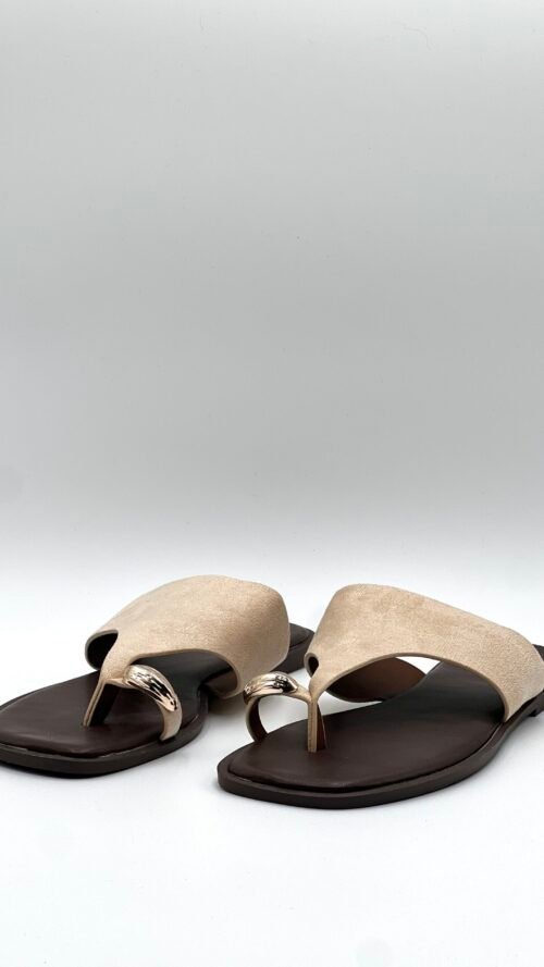 Sandalia Beige Dedo Dorado