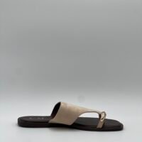 Sandalia Beige Dedo Dorado