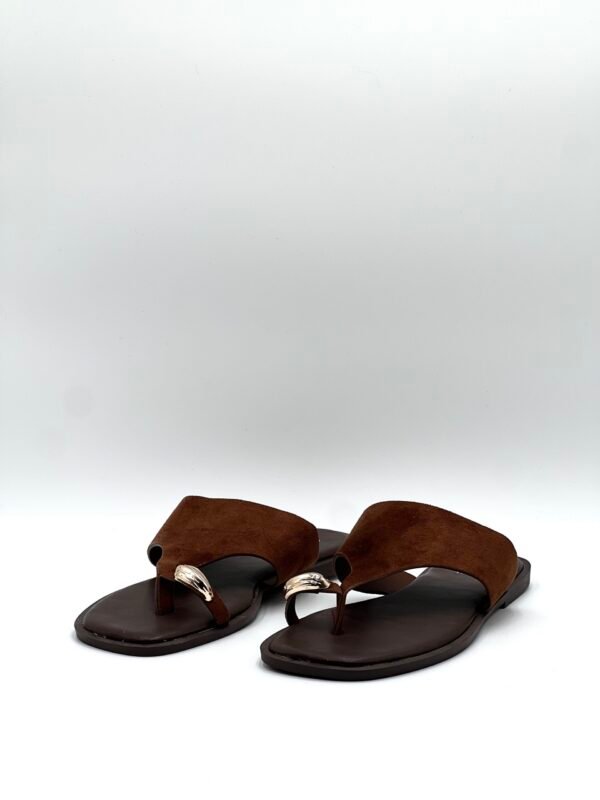 Sandalia Chocolate Dedo Dorado