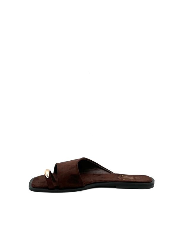 Sandalias Chocolate Estilo Pala Adorno Dorado