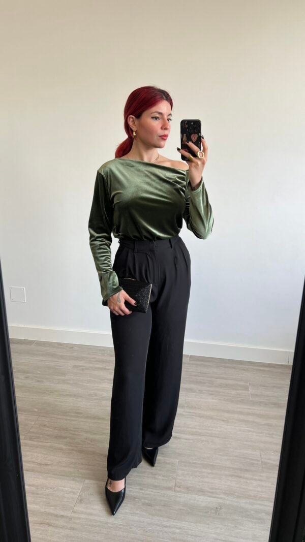 Top de Terciopelo Cuello Ojal