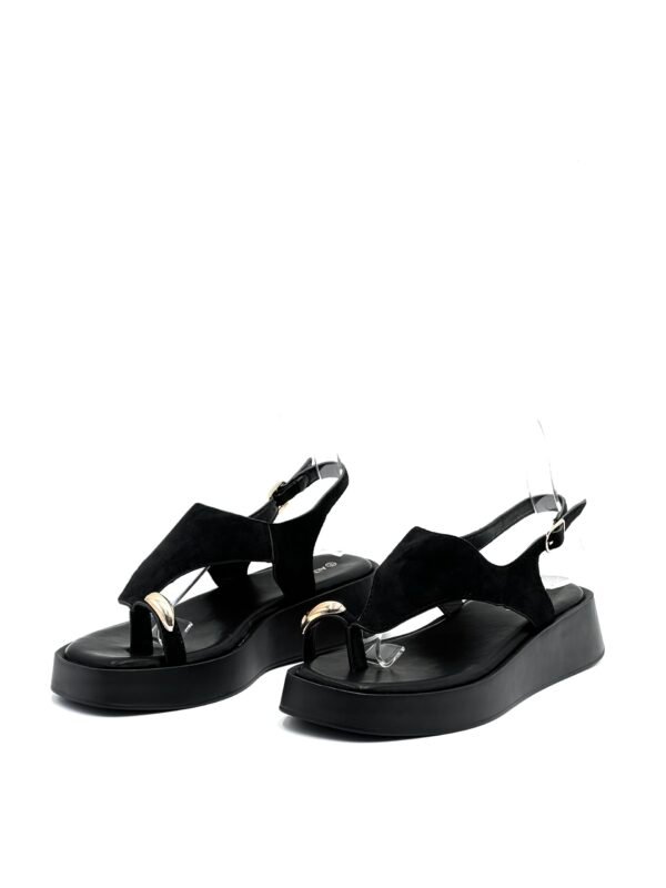 Sandalias de Plataforma Negra Anillo Dorado