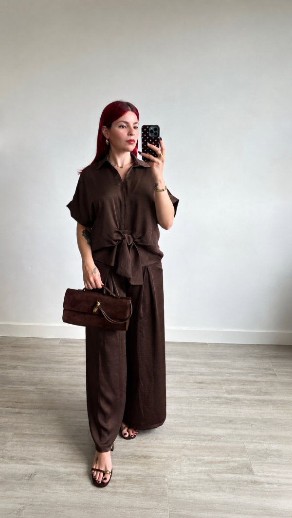 Conjunto de Pantalón y Blusa Anudado al Frente