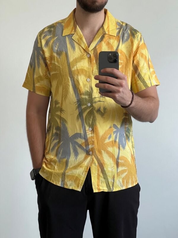 Camisa con Estampado Palmeras