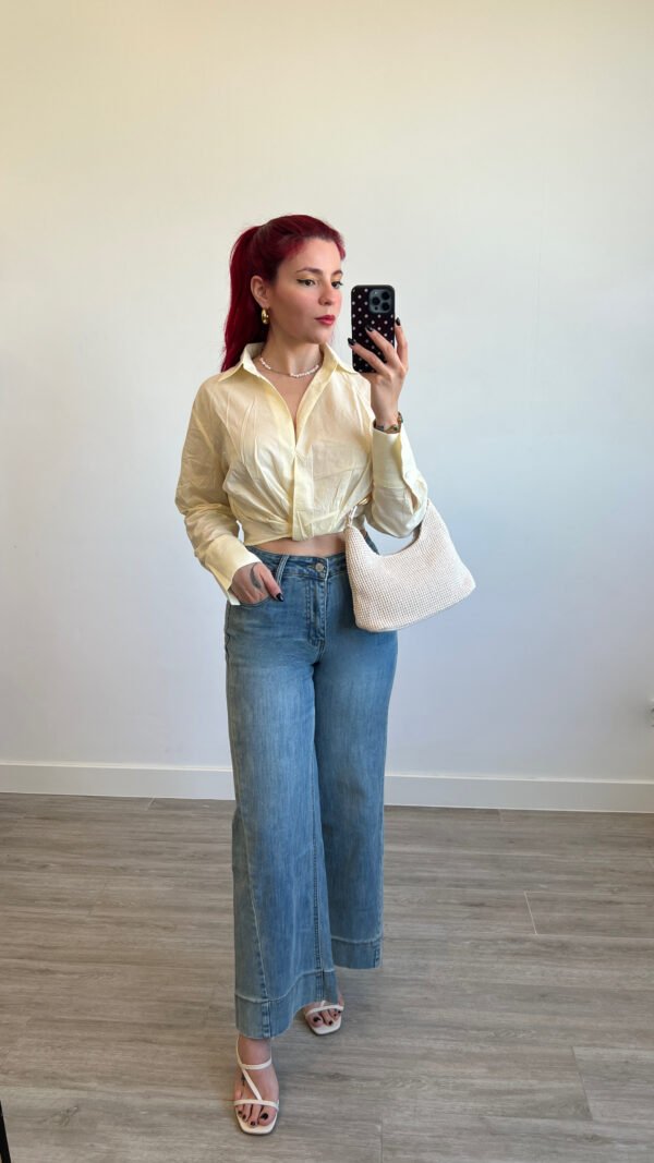 Camisa Crop Anudada Delante