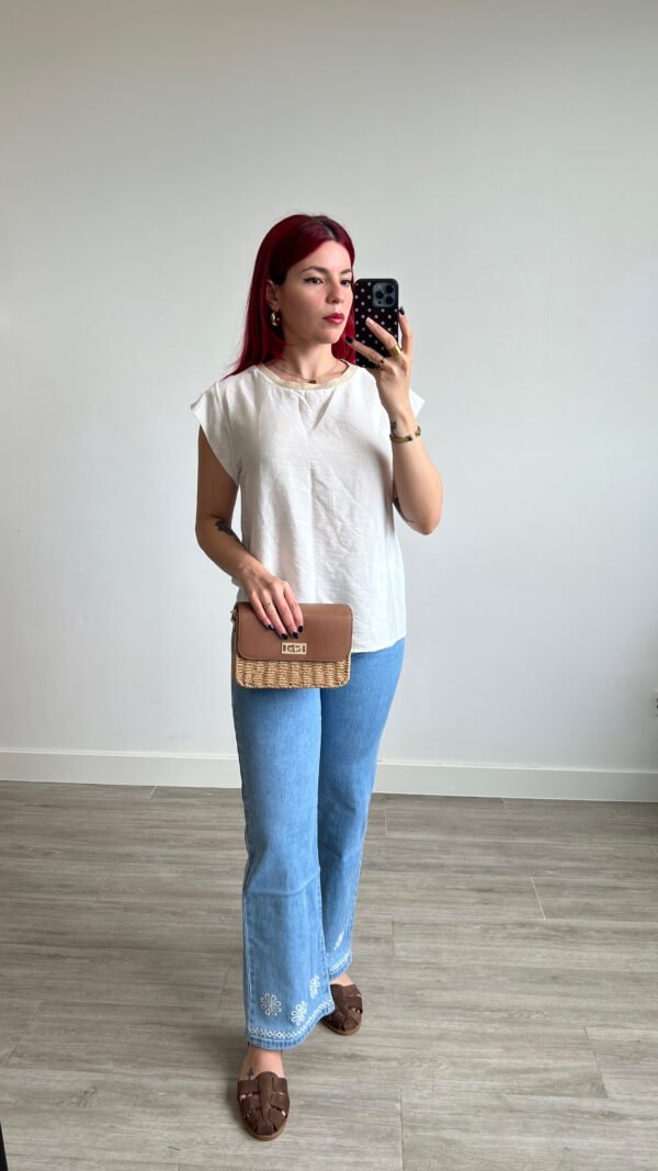 Blusa Cuello con Vivo de Brillo