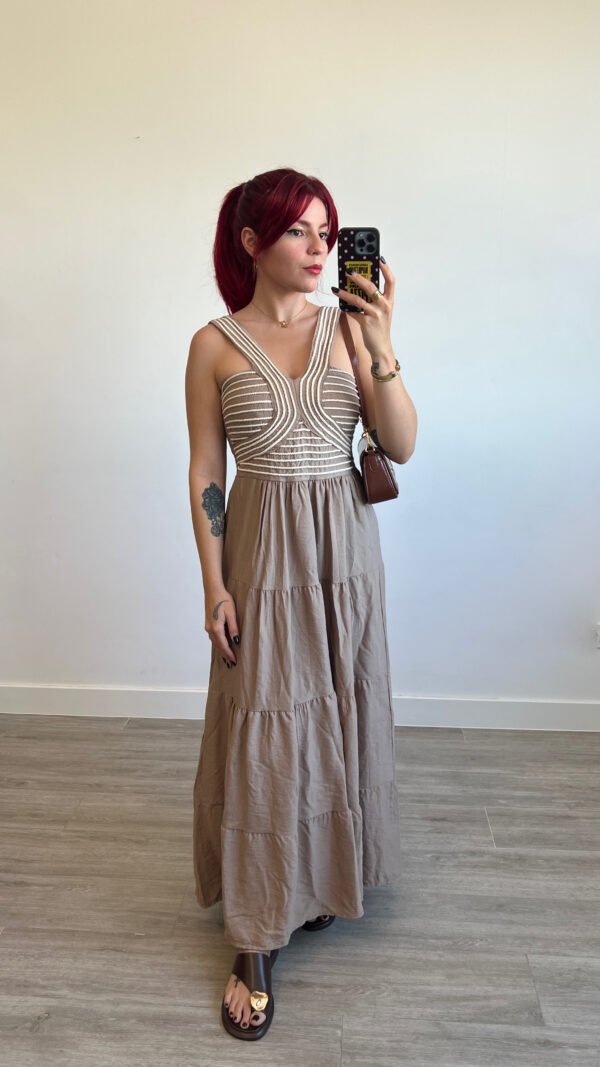 Vestido Trabajo de Soga en el Escote