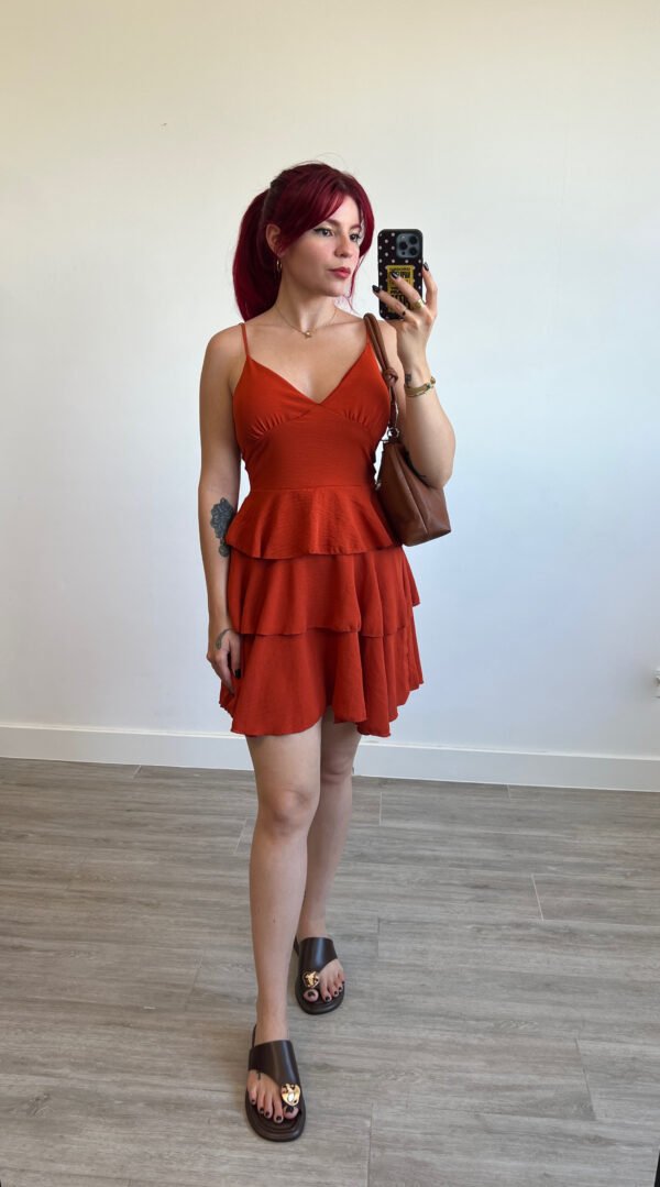 Vestido de Tirantes Saya Vuelos Espalda Afuera