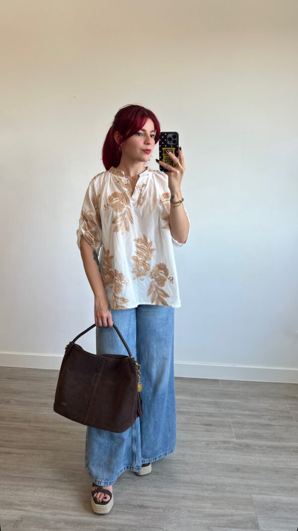 Blusa Bordada Cuello Mao