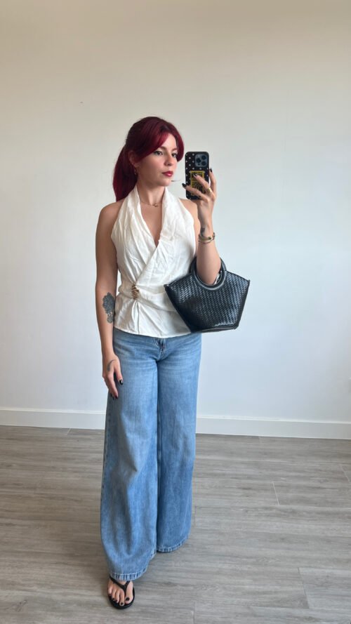 Blusa con Adorno Dorado