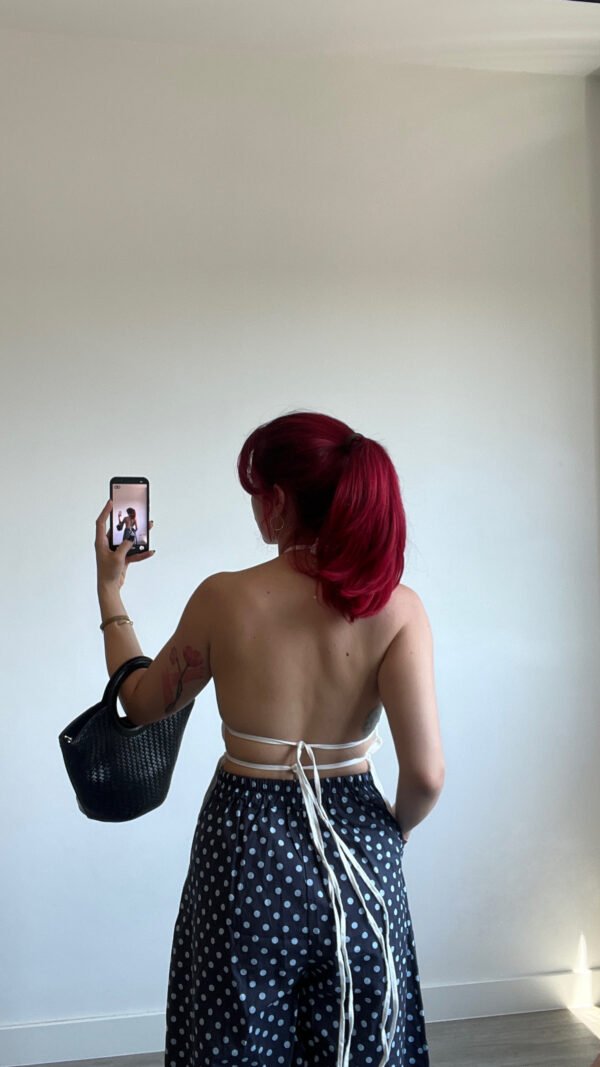 Blusa Cuello Halter de Espalda Afuera