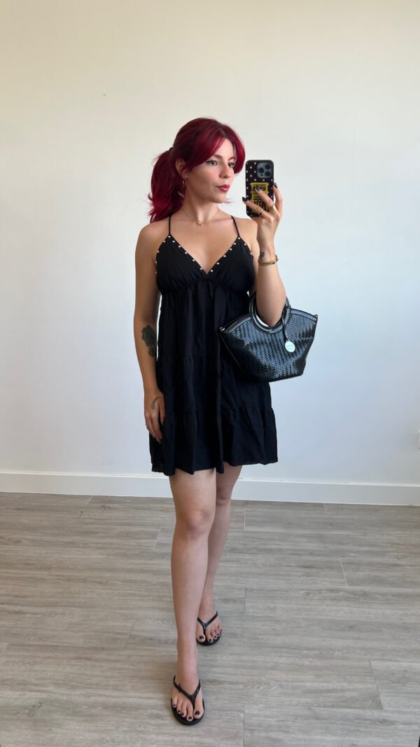 Vestido Corto de Tirantes y Remache