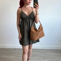 Vestido Corto de Tirantes y Remache
