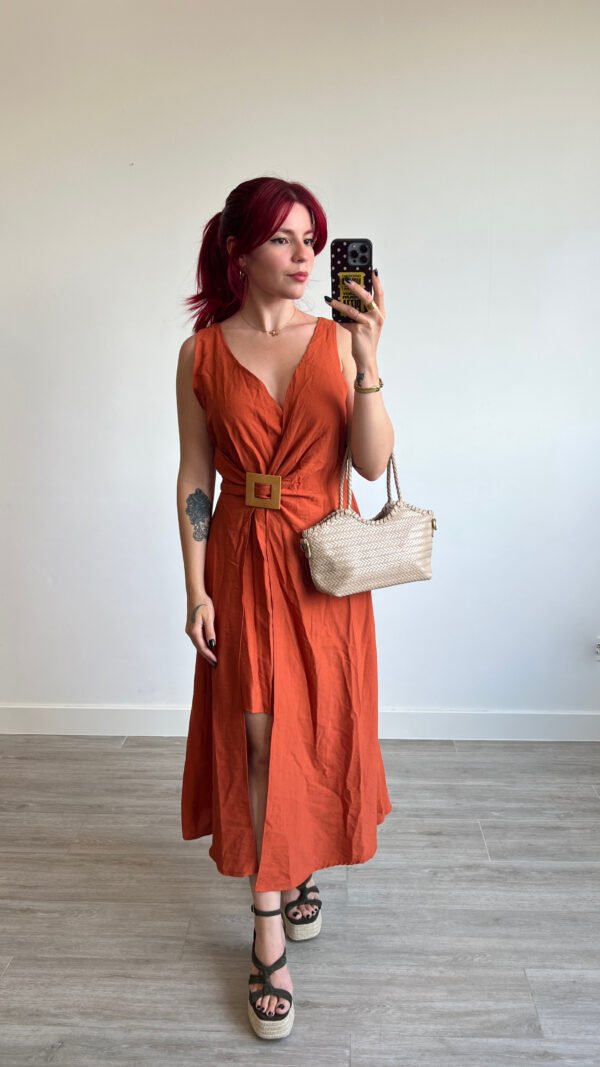 Vestido con Hebilla Cuadrada