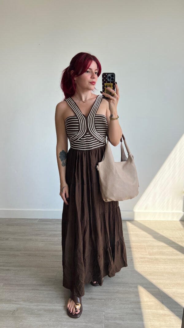 Vestido Trabajo de Soga en el Escote