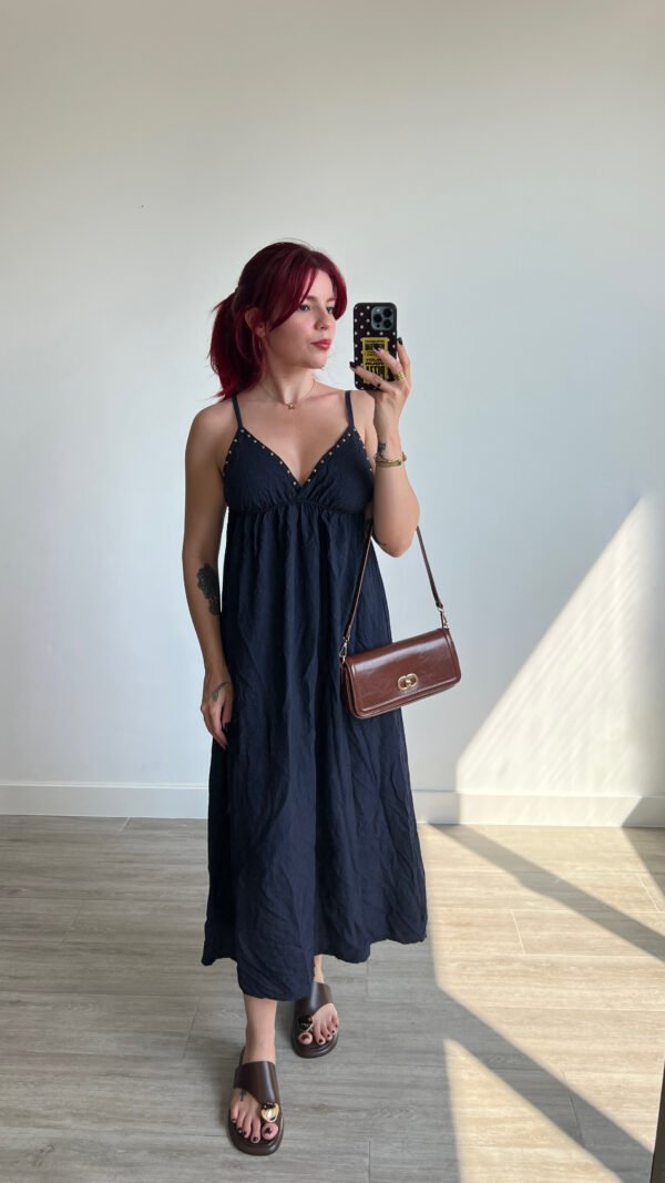 Vestido de Tirantes Escote con Tachuelas