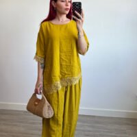 Conjunto de Pantalón Bombacho y Blusa de Encaje