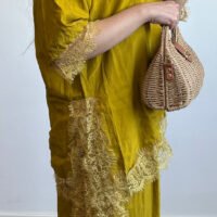 Conjunto de Pantalón Bombacho y Blusa de Encaje