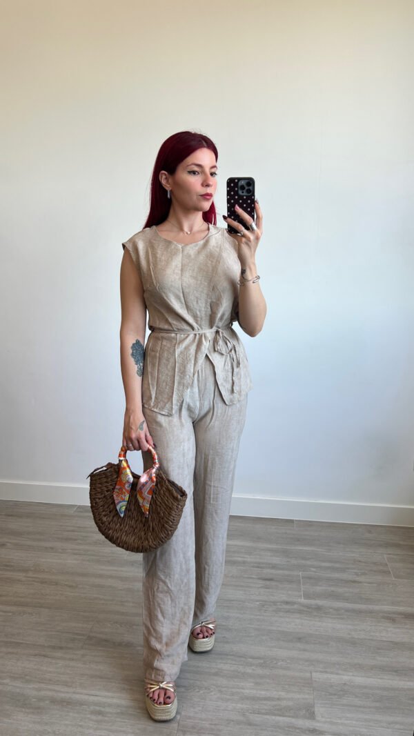 Conjunto de Pantalón y Blusa Cruzada