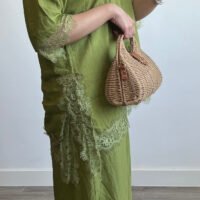 Conjunto de Pantalón Bombacho y Blusa de Encaje