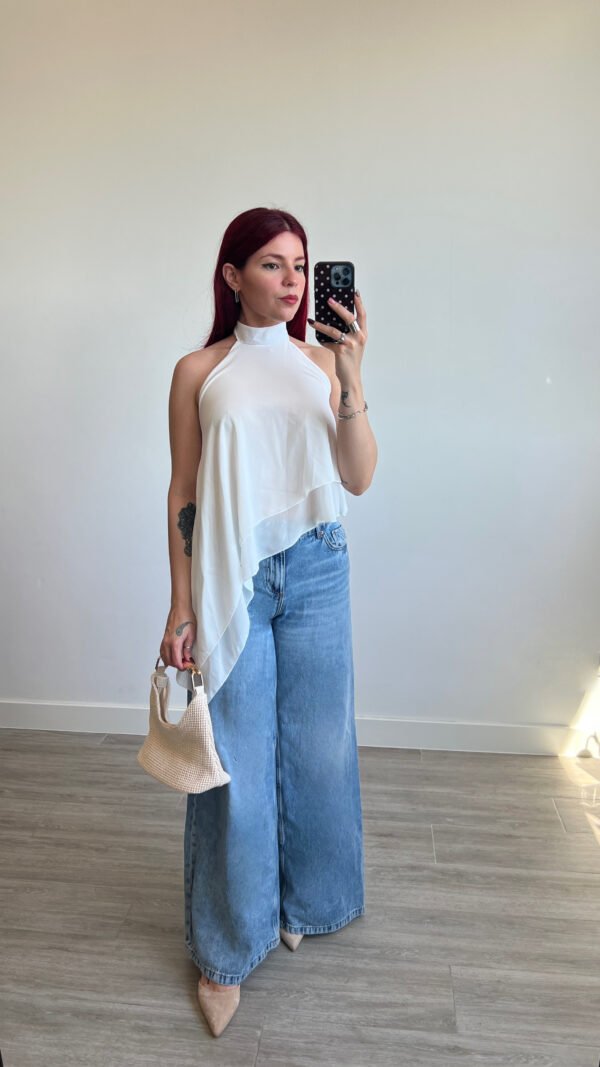 Blusa Asimétrica Atada al Cuello