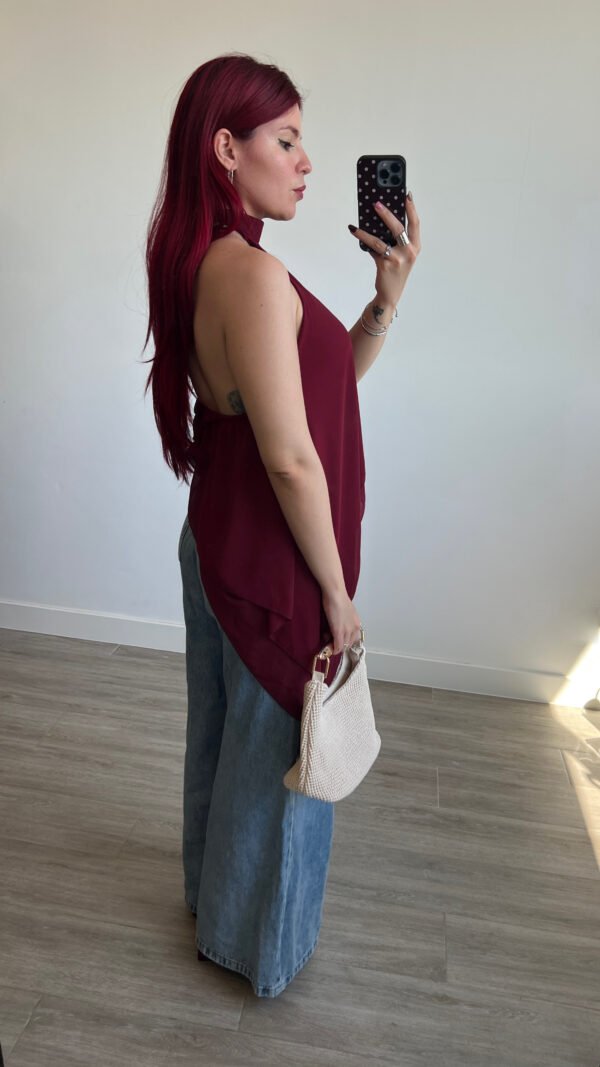 Blusa Asimétrica Atada al Cuello