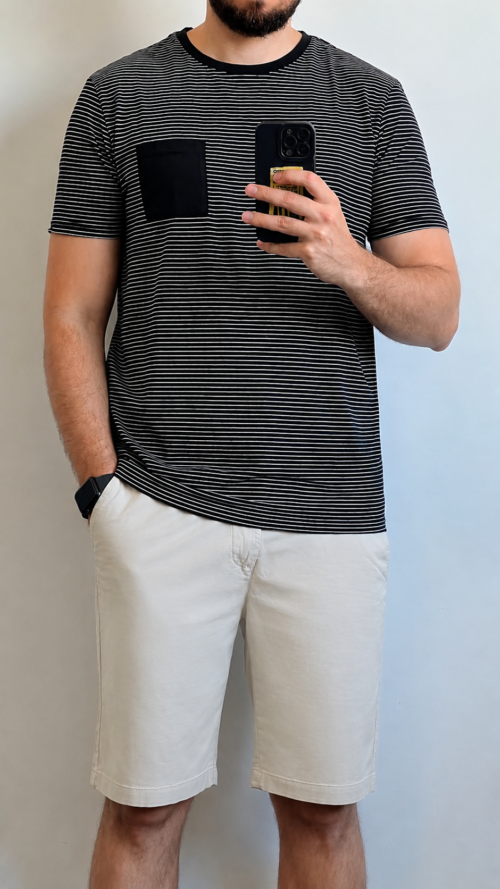 18ADFD01-A0E9-4638-9A70-0B316D01F5DE Camiseta Negra de Rayas