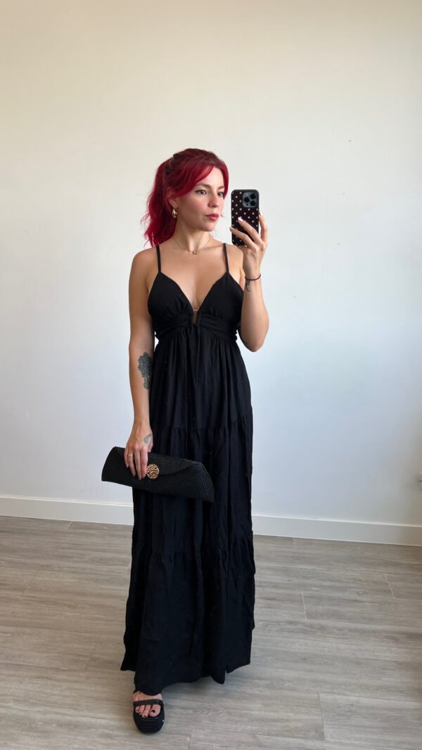Vestido con Adorno en el Escote