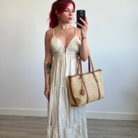 Vestido con Adorno en el Escote